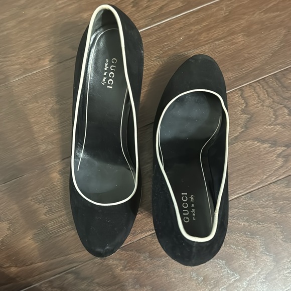 Gucci Black Suede Huston Platform Pumps - Picture 6 of 7